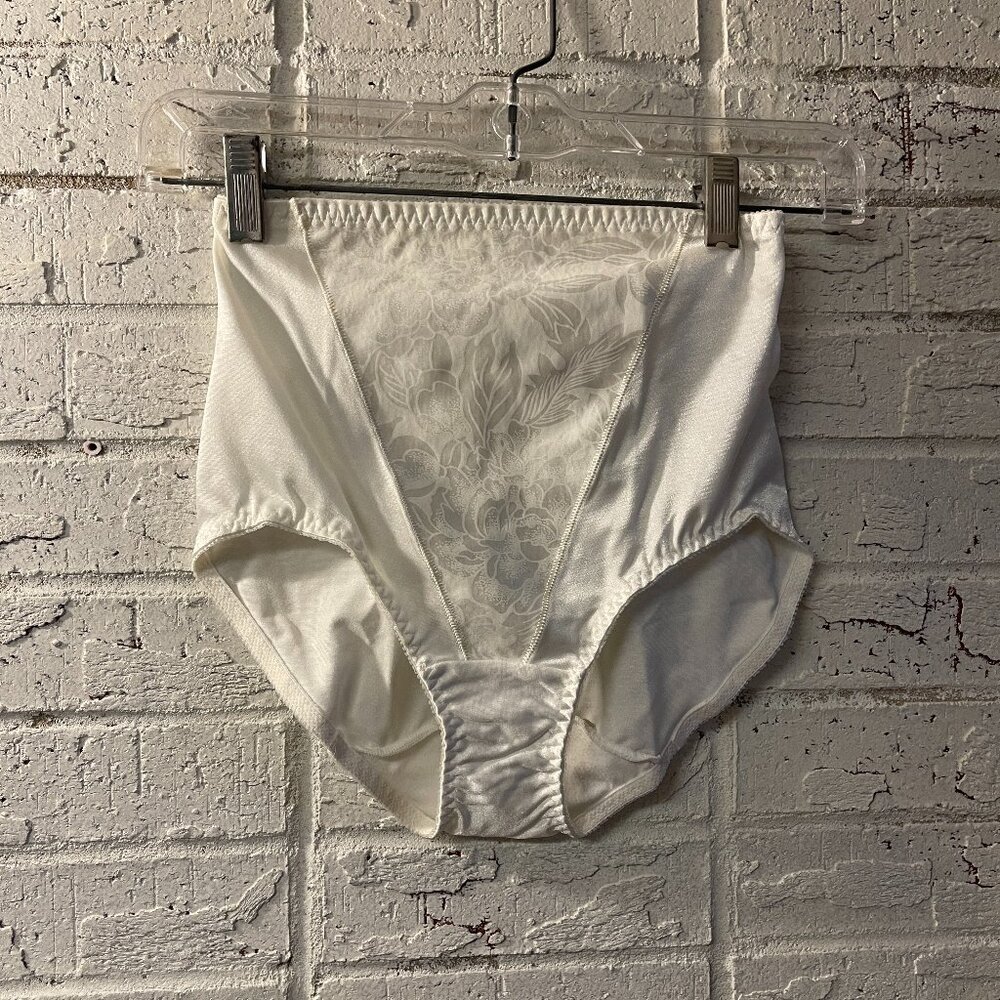 Vintage Playtex Secrets White Floral High Cut Briefs Women’s Size Med Style 2717